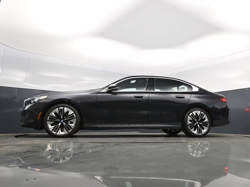 2025 Black Sapphire Metallic BMW 5 Series 530i RWD Sedan