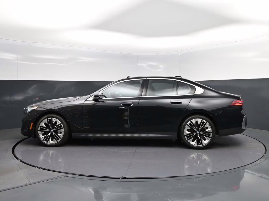 2025 Black Sapphire Metallic BMW 5 Series 530i RWD Sedan