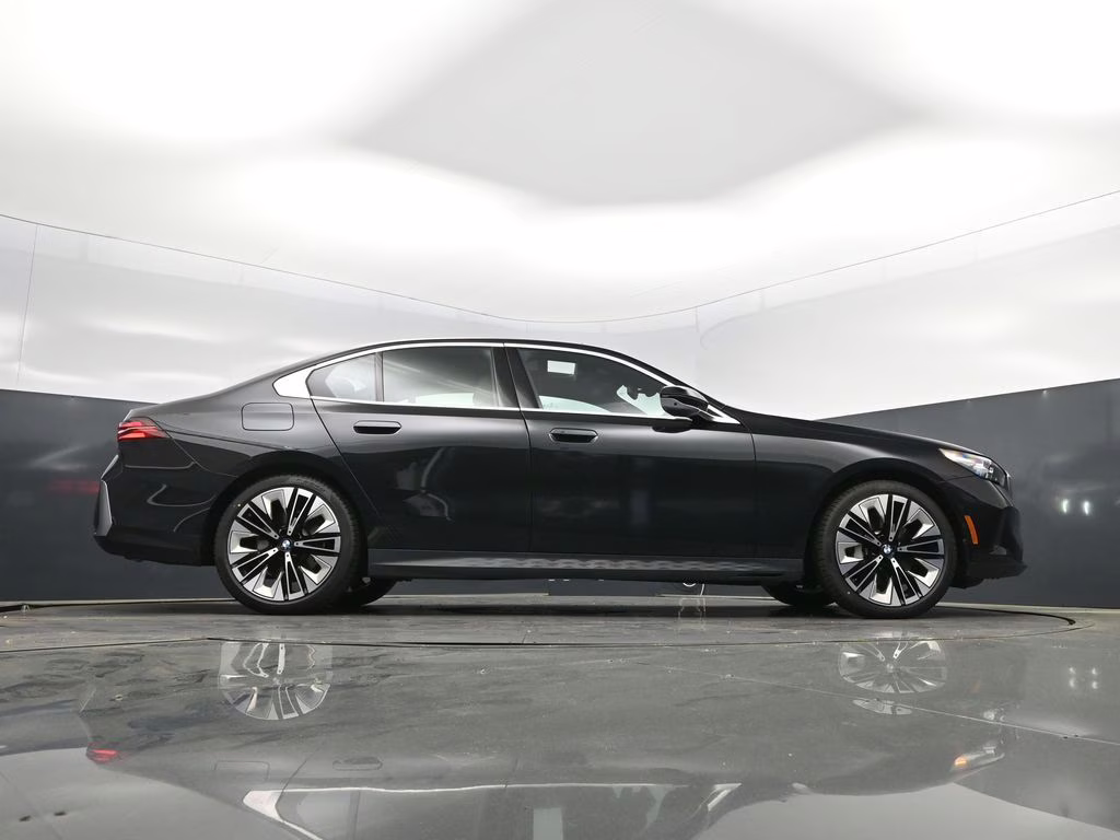 2025 Black Sapphire Metallic BMW 5 Series 530i RWD Sedan