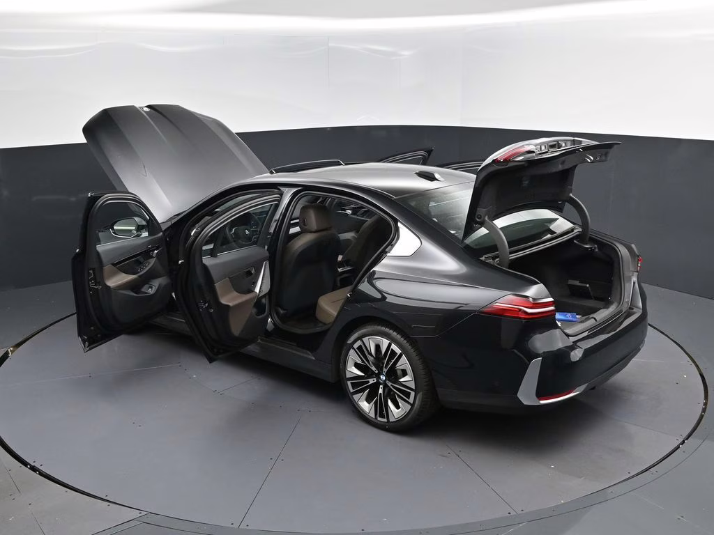 2025 Black Sapphire Metallic BMW 5 Series 530i RWD Sedan