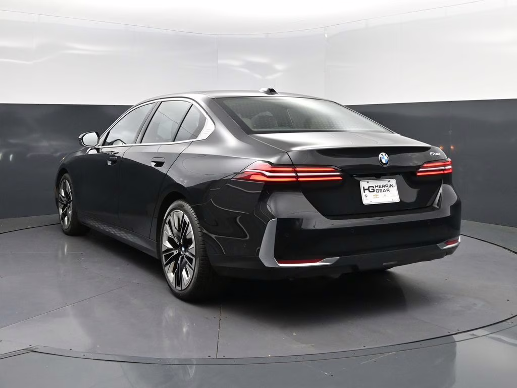2025 Black Sapphire Metallic BMW 5 Series 530i RWD Sedan
