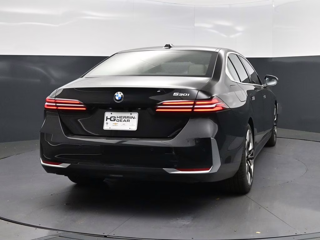 2025 Black Sapphire Metallic BMW 5 Series 530i RWD Sedan