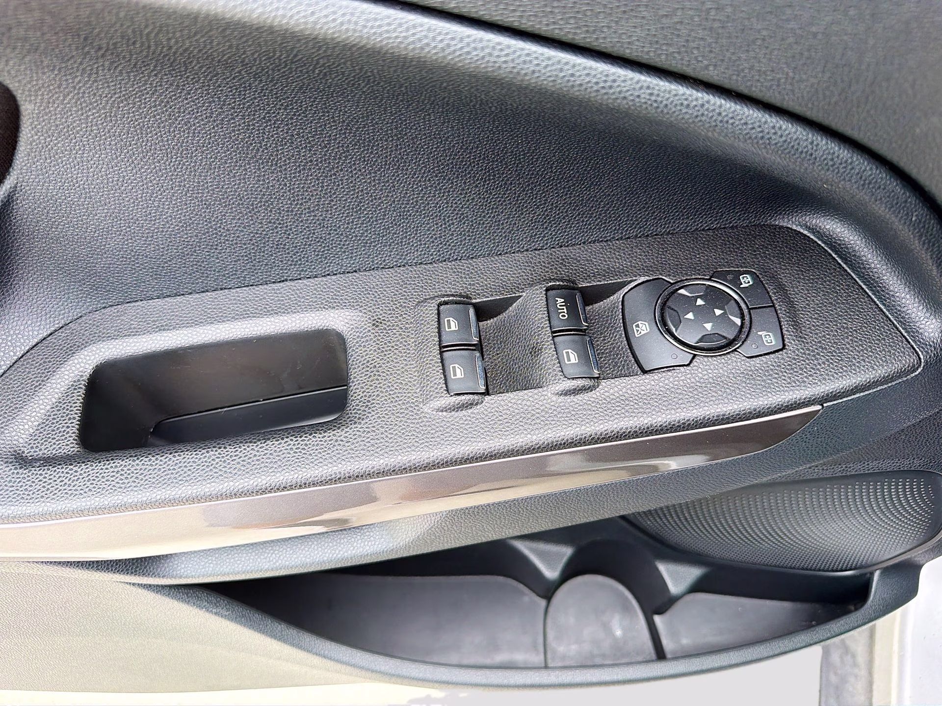 2021 Moondust Silver Metallic Ford EcoSport SE FWD SUV