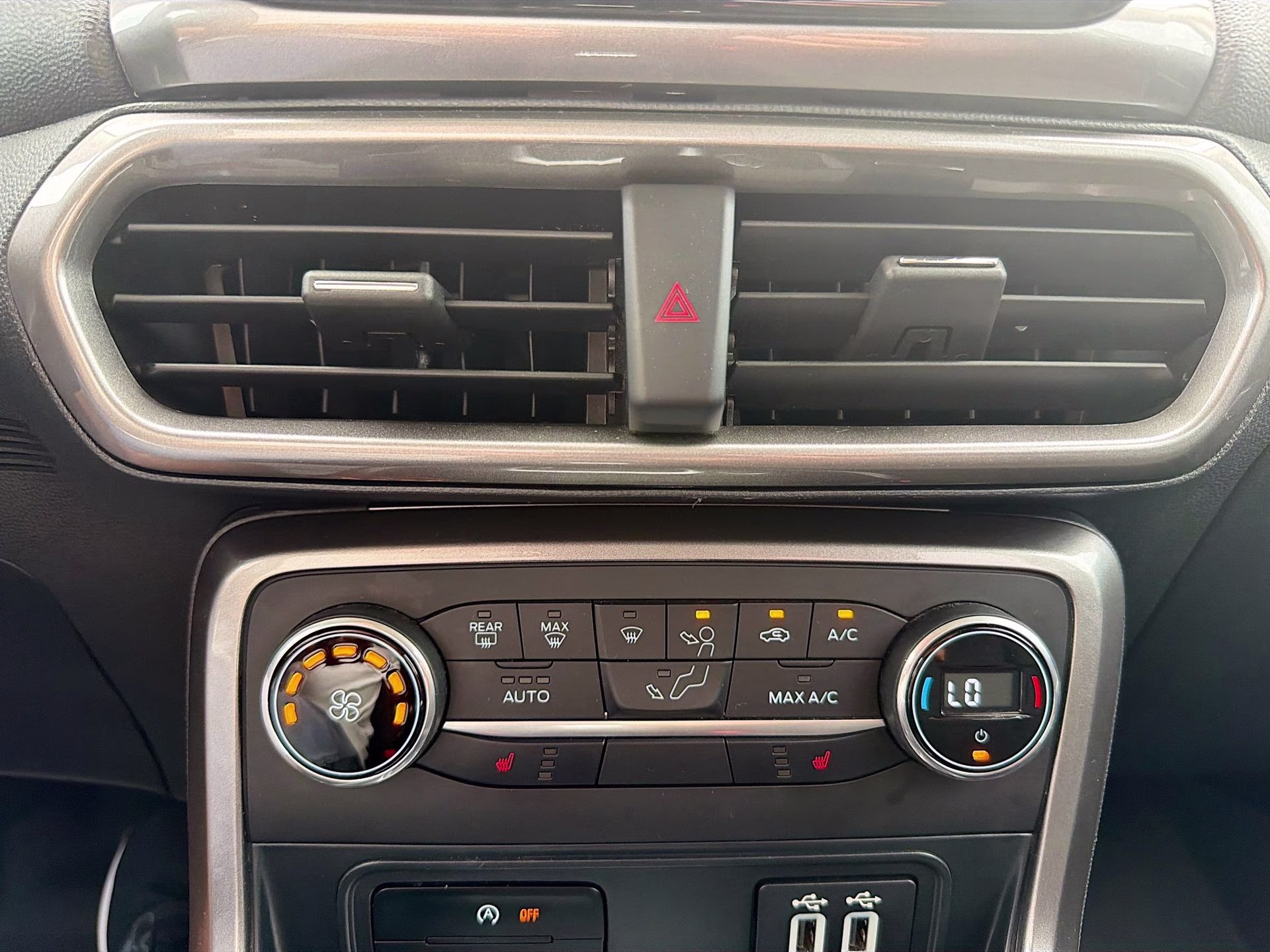 2021 Moondust Silver Metallic Ford EcoSport SE FWD SUV