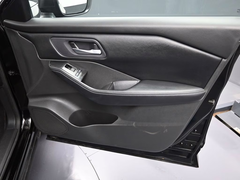 2025 Super Black Nissan Rogue SV AWD SUV