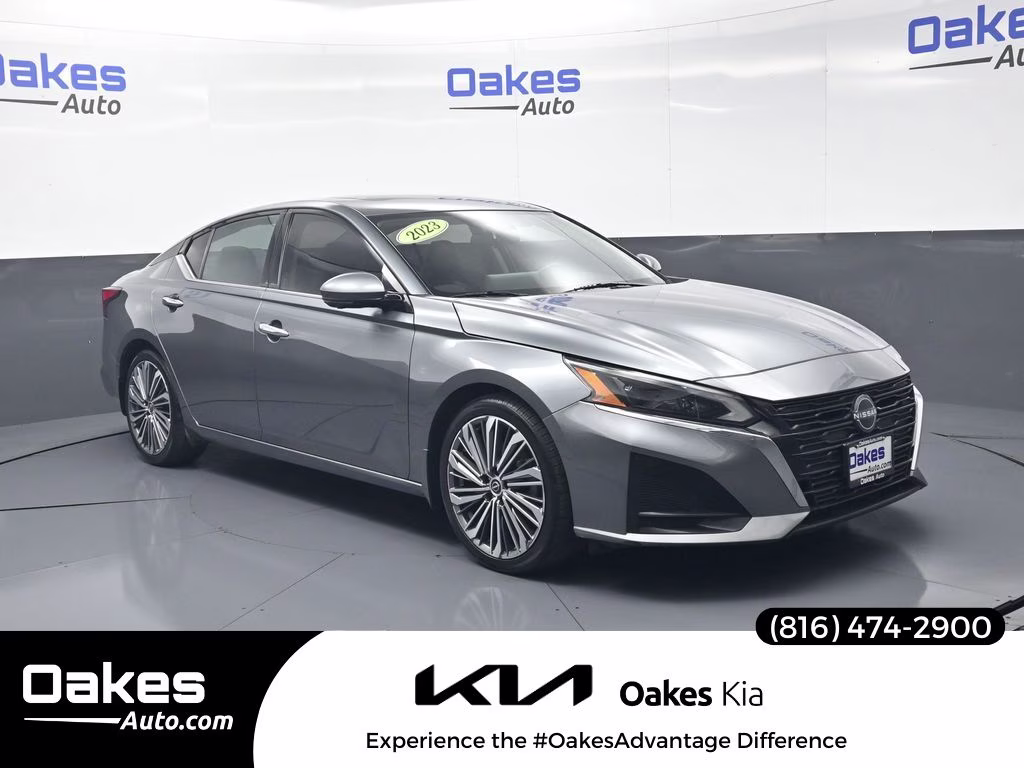 2023 Gun Metallic Nissan Altima 2.5 SL FWD Sedan