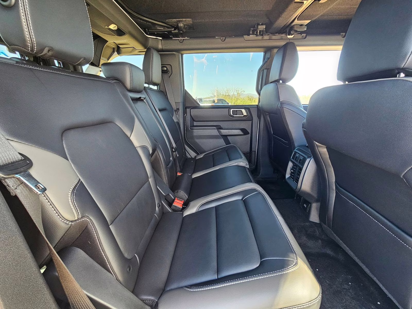 2026 Oxford White Ford Bronco Outer Banks 4X4 SUV