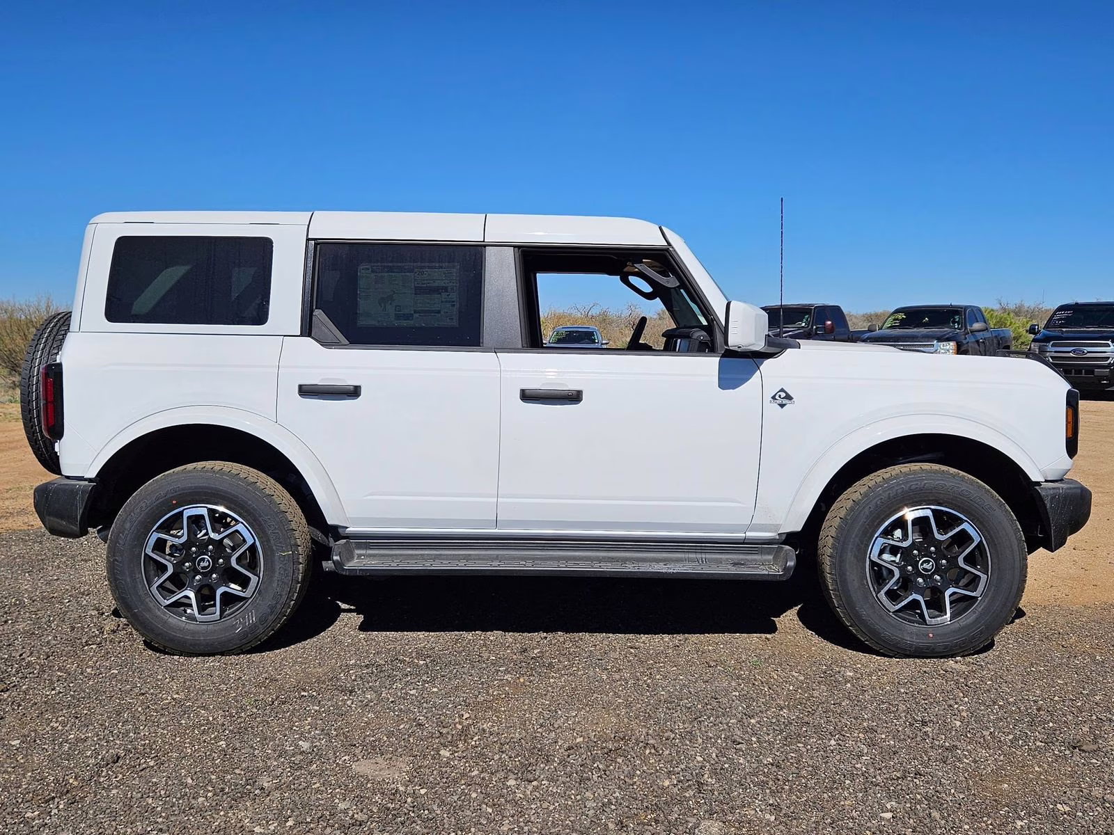 2026 Oxford White Ford Bronco Outer Banks 4X4 SUV