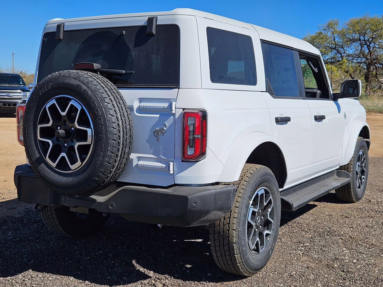 2026 Oxford White Ford Bronco Outer Banks 4X4 SUV