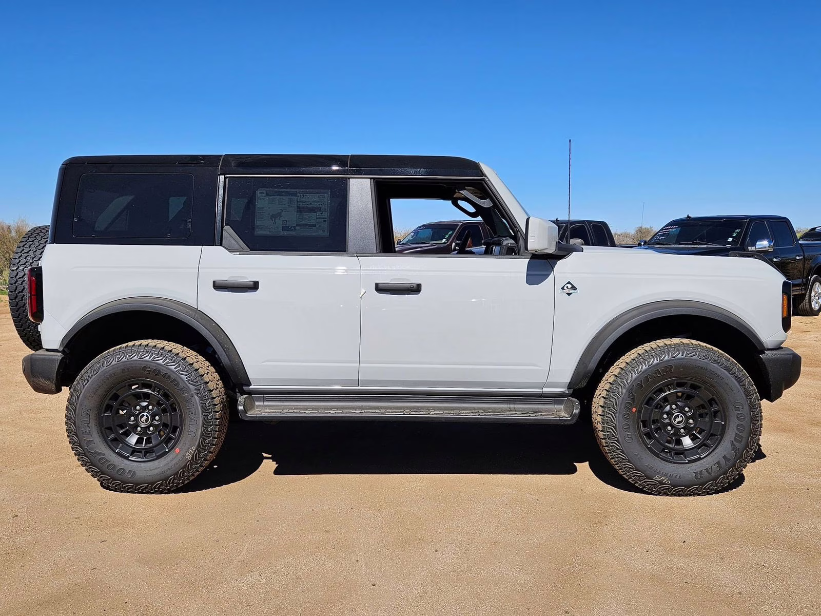 2026 Avalanche Ford Bronco Outer Banks 4X4 SUV