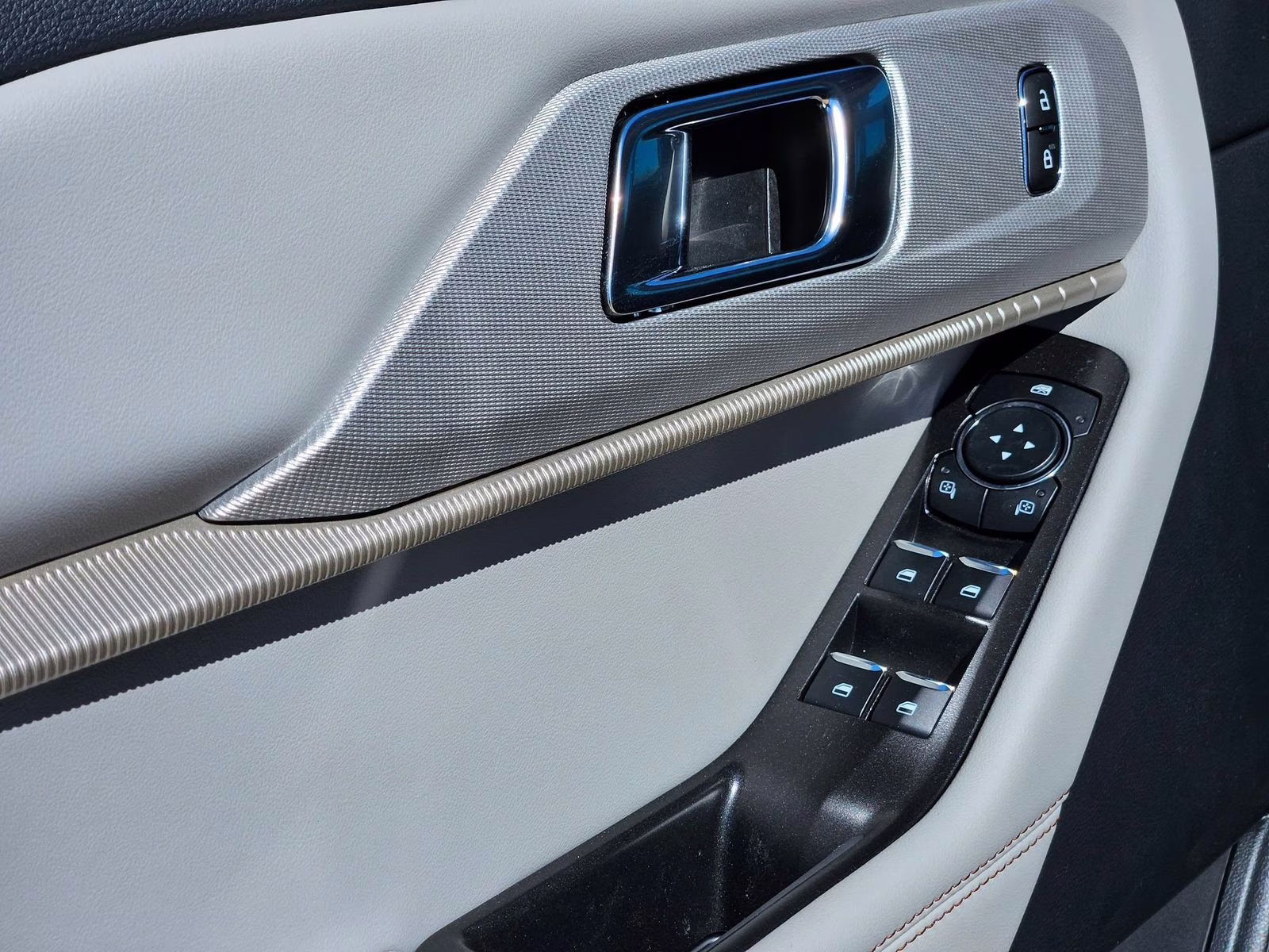 2026 Black Metallic Ford Explorer Active RWD SUV