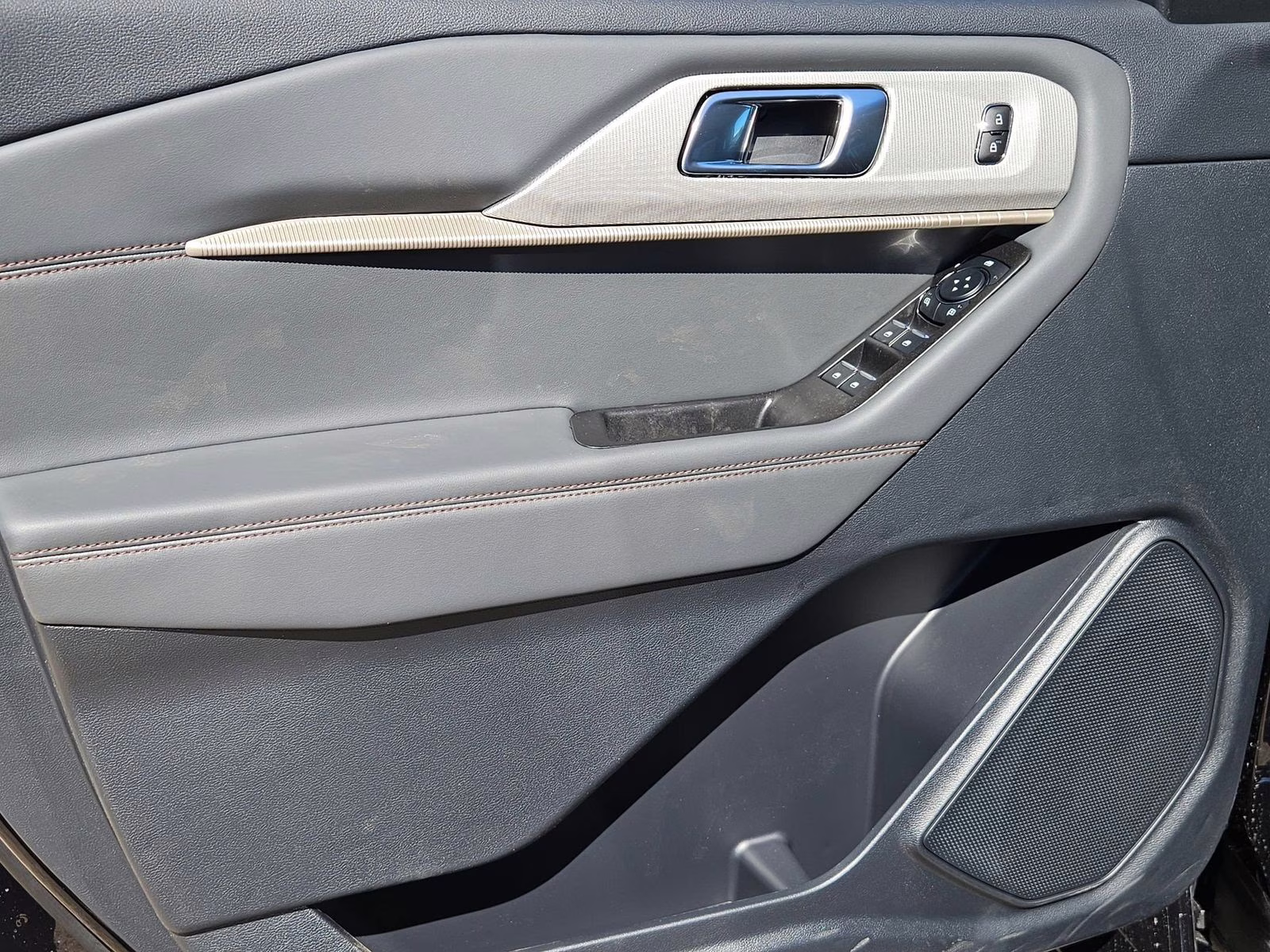 2026 Black Metallic Ford Explorer Active RWD SUV