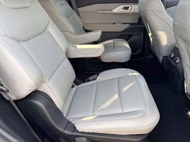 2026 Ford Explorer Active RWD SUV