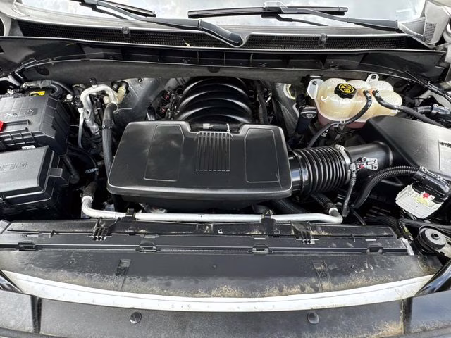 2024 White Frost GMC Yukon AT4 4X4 SUV