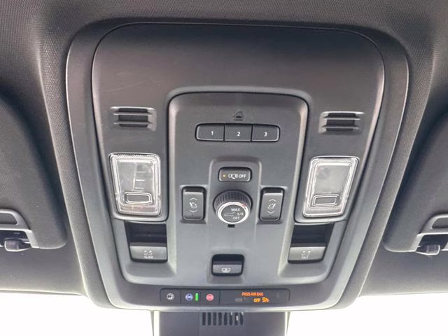 2024 White Frost GMC Yukon AT4 4X4 SUV