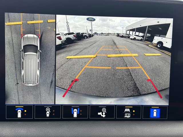 2024 White Frost GMC Yukon AT4 4X4 SUV