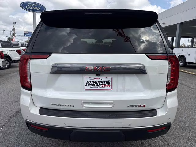 2024 White Frost GMC Yukon AT4 4X4 SUV