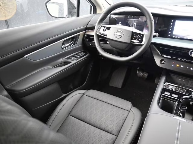 2026 Everest White Pearl Tricoat Nissan Murano Platinum AWD SUV