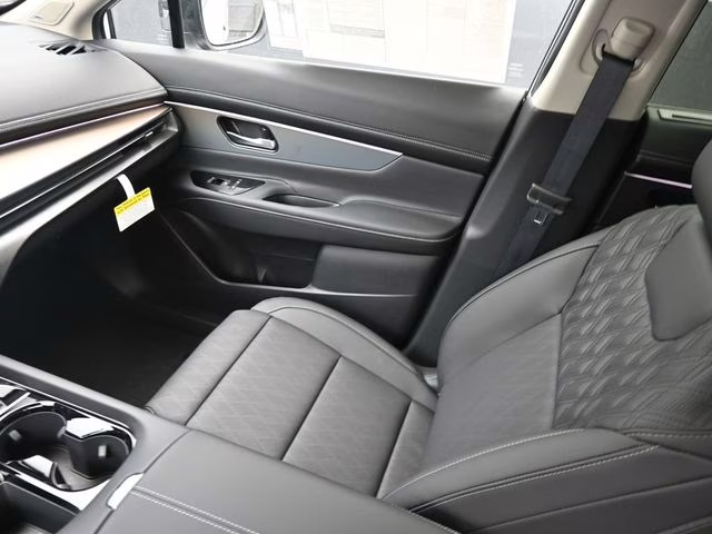 2026 Everest White Pearl Tricoat Nissan Murano Platinum AWD SUV
