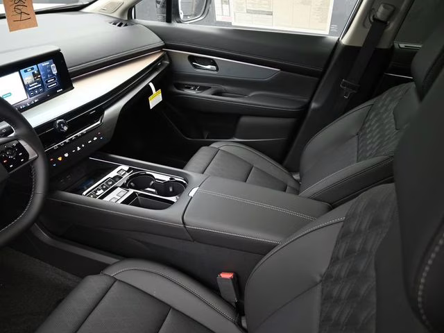 2026 Everest White Pearl Tricoat Nissan Murano Platinum AWD SUV