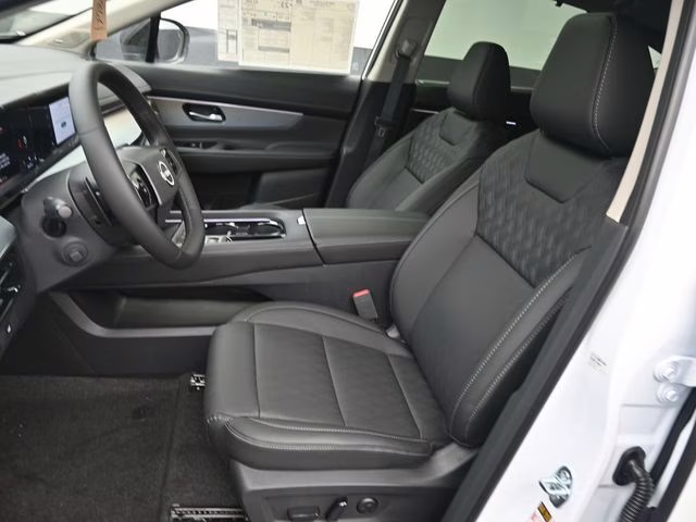 2026 Everest White Pearl Tricoat Nissan Murano Platinum AWD SUV