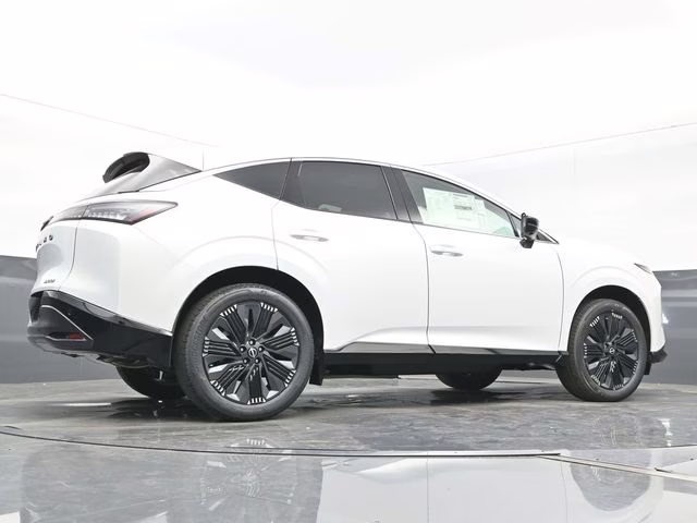 2026 Everest White Pearl Tricoat Nissan Murano Platinum AWD SUV
