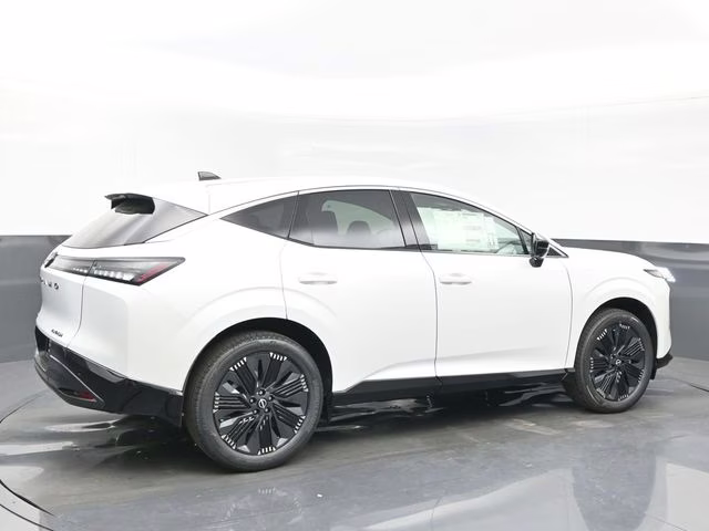 2026 Everest White Pearl Tricoat Nissan Murano Platinum AWD SUV