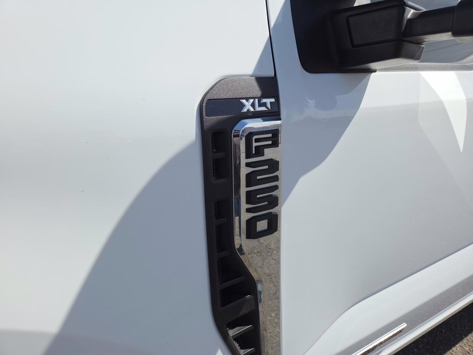 2023 Oxford White Ford Super Duty F-250 SRW XLT 4X4 Truck