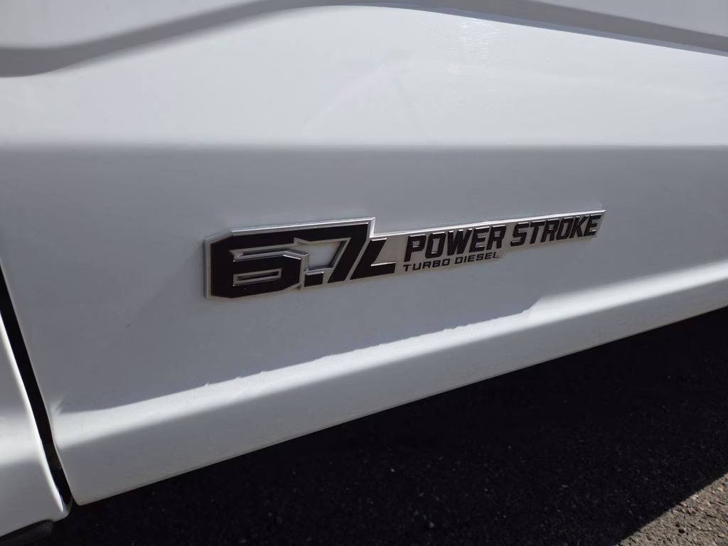 2023 Oxford White Ford Super Duty F-250 SRW XLT 4X4 Truck