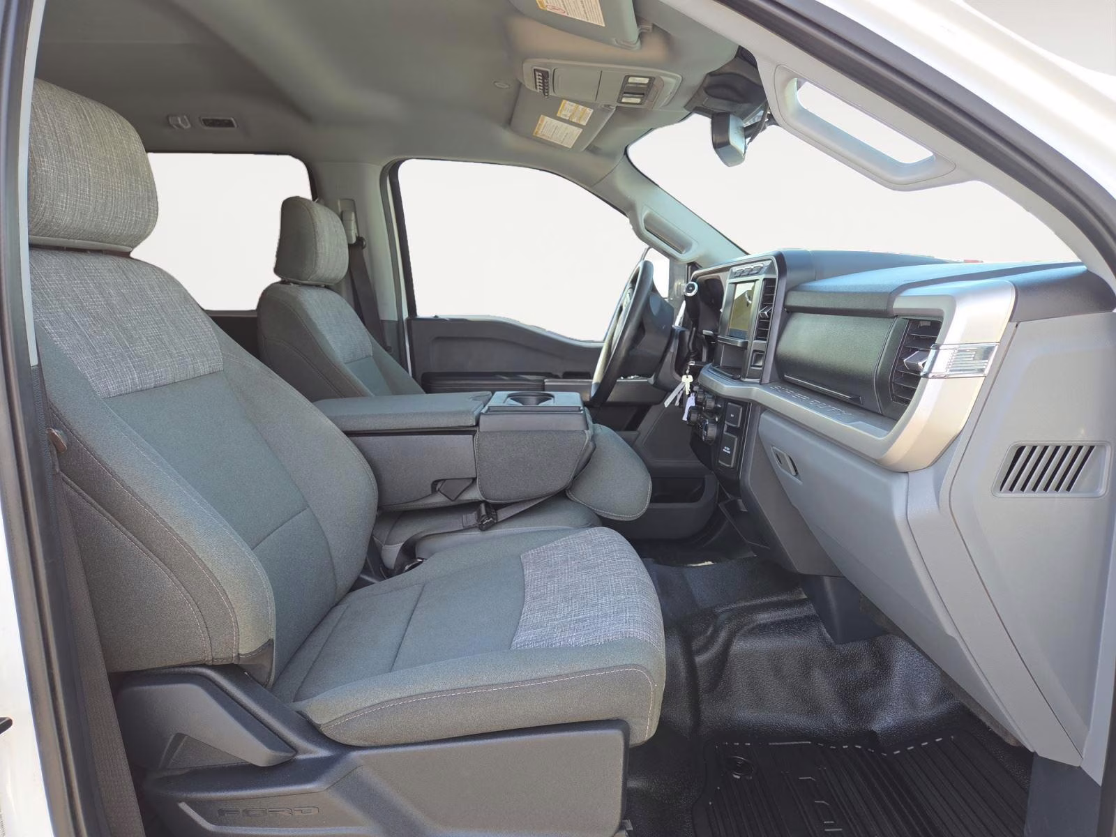 2023 Oxford White Ford Super Duty F-250 SRW XLT 4X4 Truck