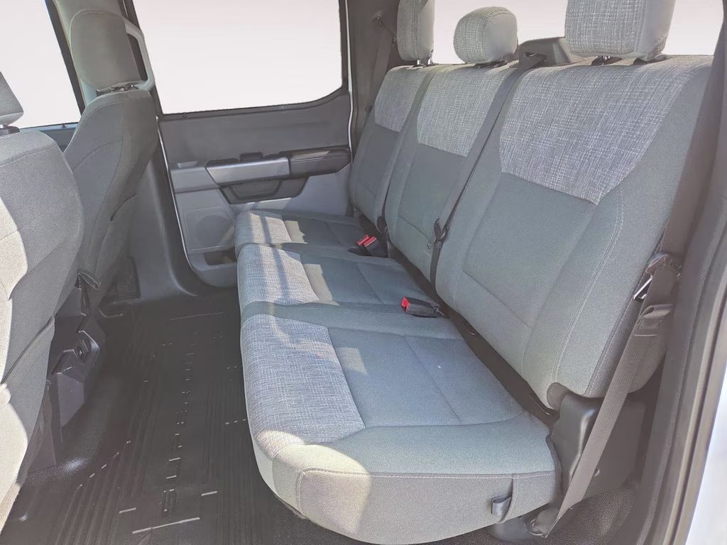 2023 Oxford White Ford Super Duty F-250 SRW XLT 4X4 Truck