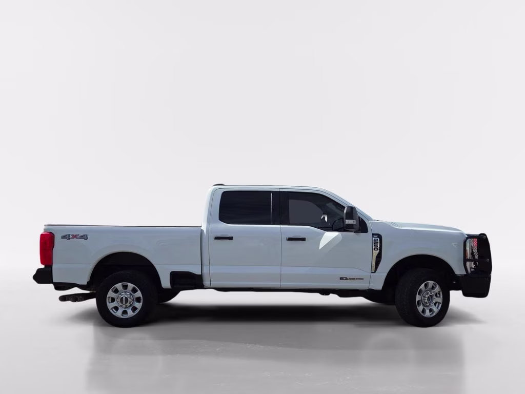 2023 Oxford White Ford Super Duty F-250 SRW XLT 4X4 Truck