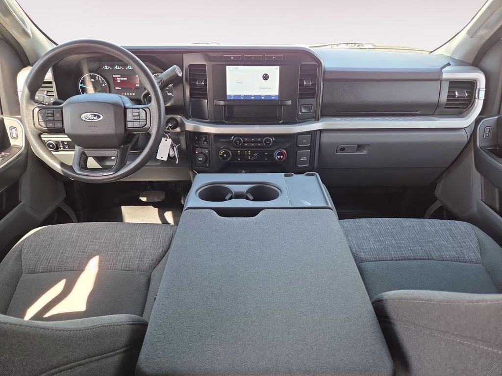 2023 Oxford White Ford Super Duty F-250 SRW XLT 4X4 Truck