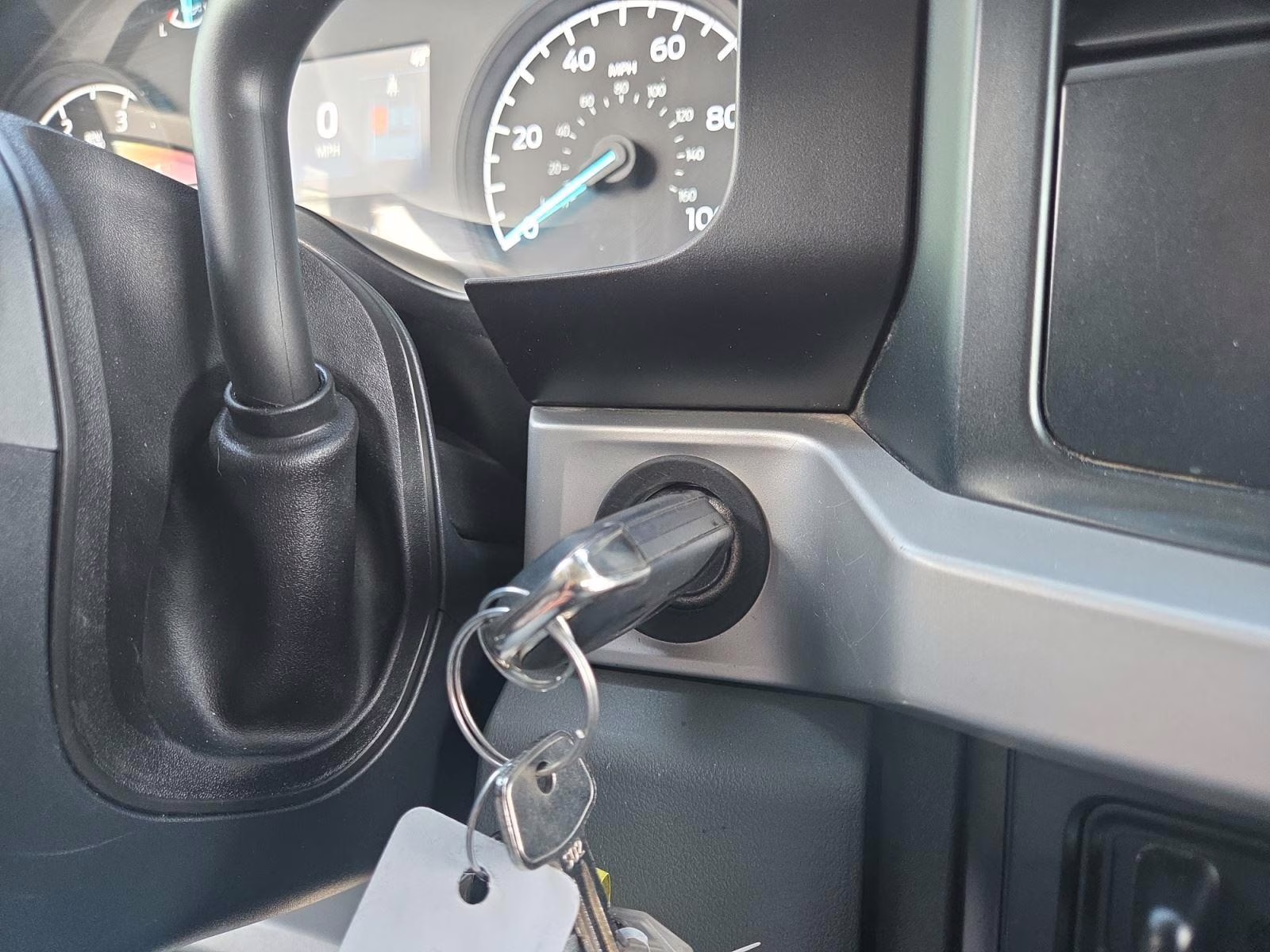 2023 Oxford White Ford Super Duty F-250 SRW XLT 4X4 Truck