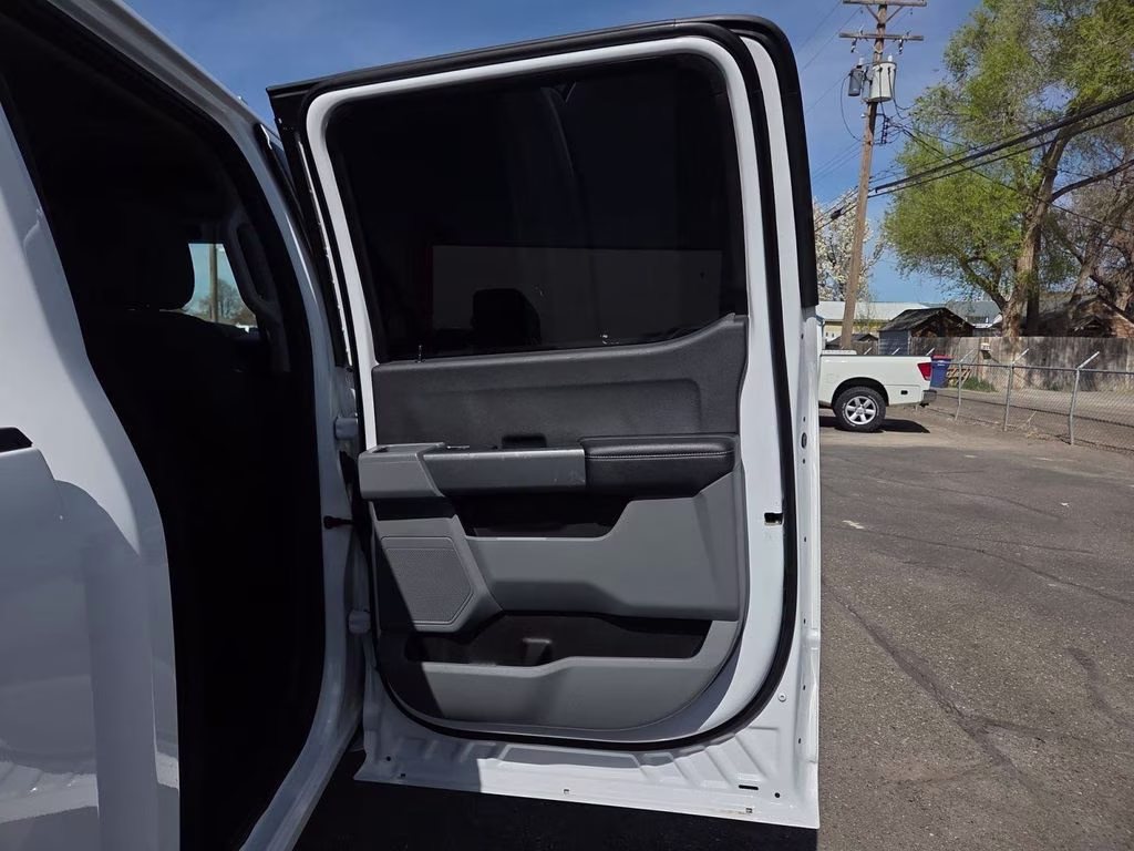 2023 Oxford White Ford Super Duty F-250 SRW XLT 4X4 Truck