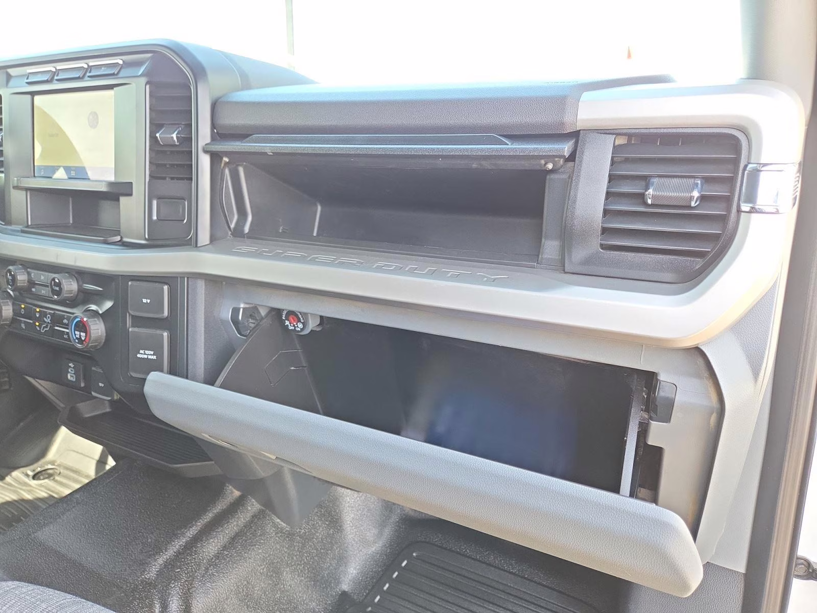 2023 Oxford White Ford Super Duty F-250 SRW XLT 4X4 Truck