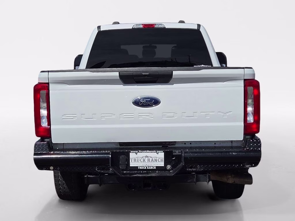 2023 Oxford White Ford Super Duty F-250 SRW XLT 4X4 Truck