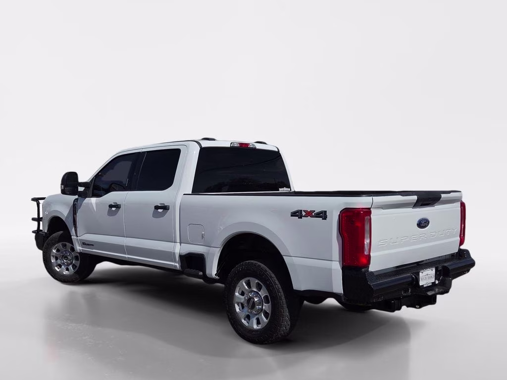2023 Oxford White Ford Super Duty F-250 SRW XLT 4X4 Truck