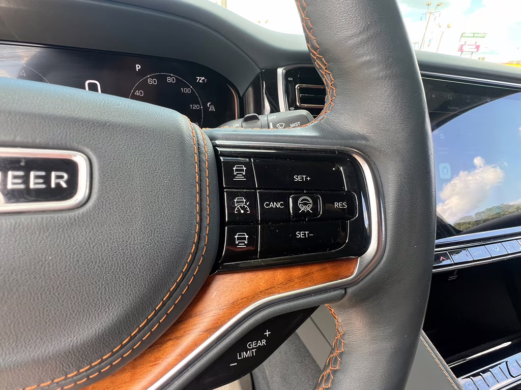 2022 Silver Zynith Jeep Grand Wagoneer Series III 4X4 SUV