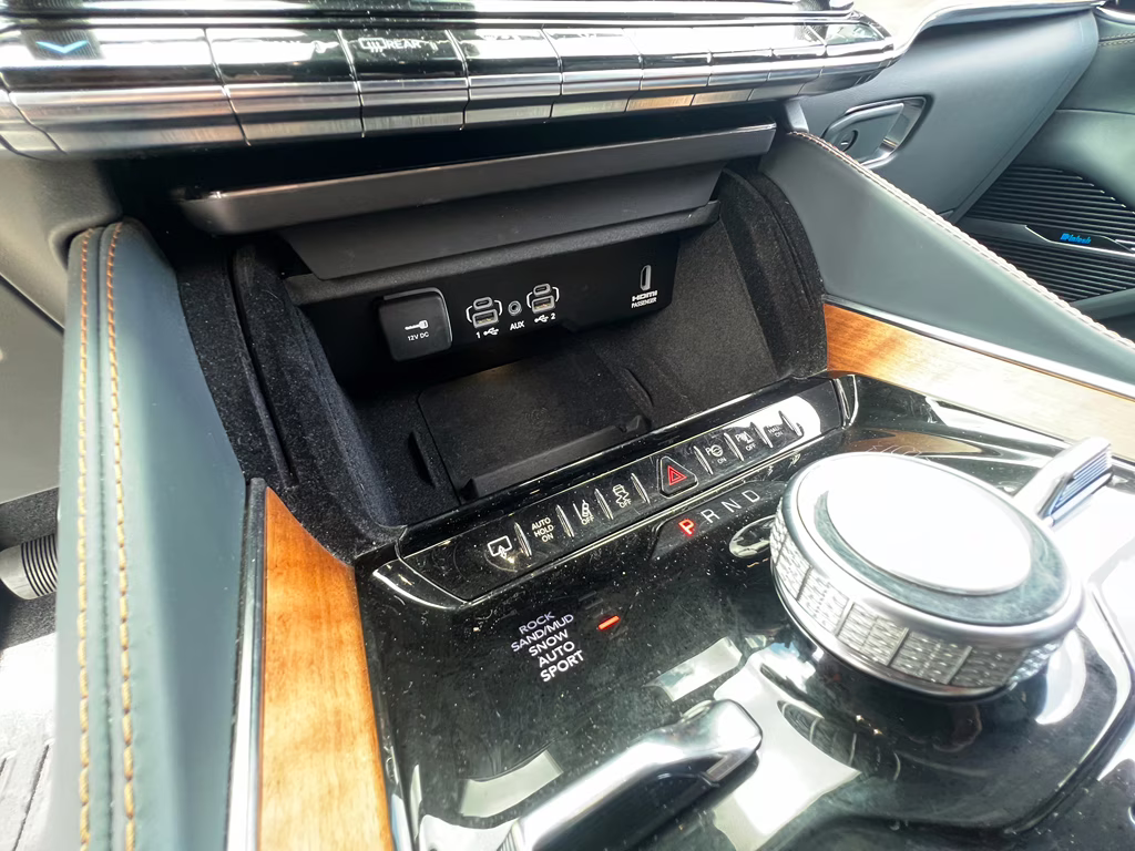 2022 Silver Zynith Jeep Grand Wagoneer Series III 4X4 SUV