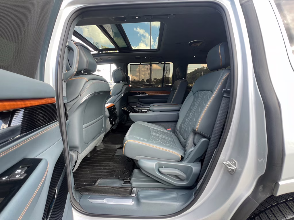 2022 Silver Zynith Jeep Grand Wagoneer Series III 4X4 SUV