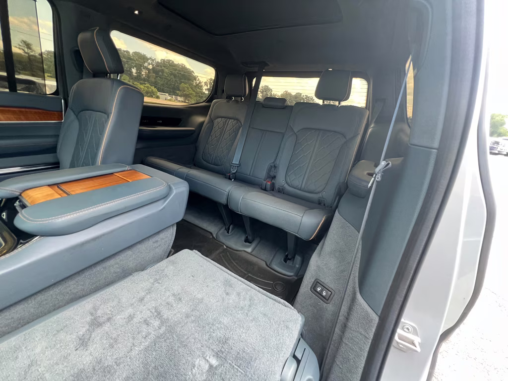 2022 Silver Zynith Jeep Grand Wagoneer Series III 4X4 SUV