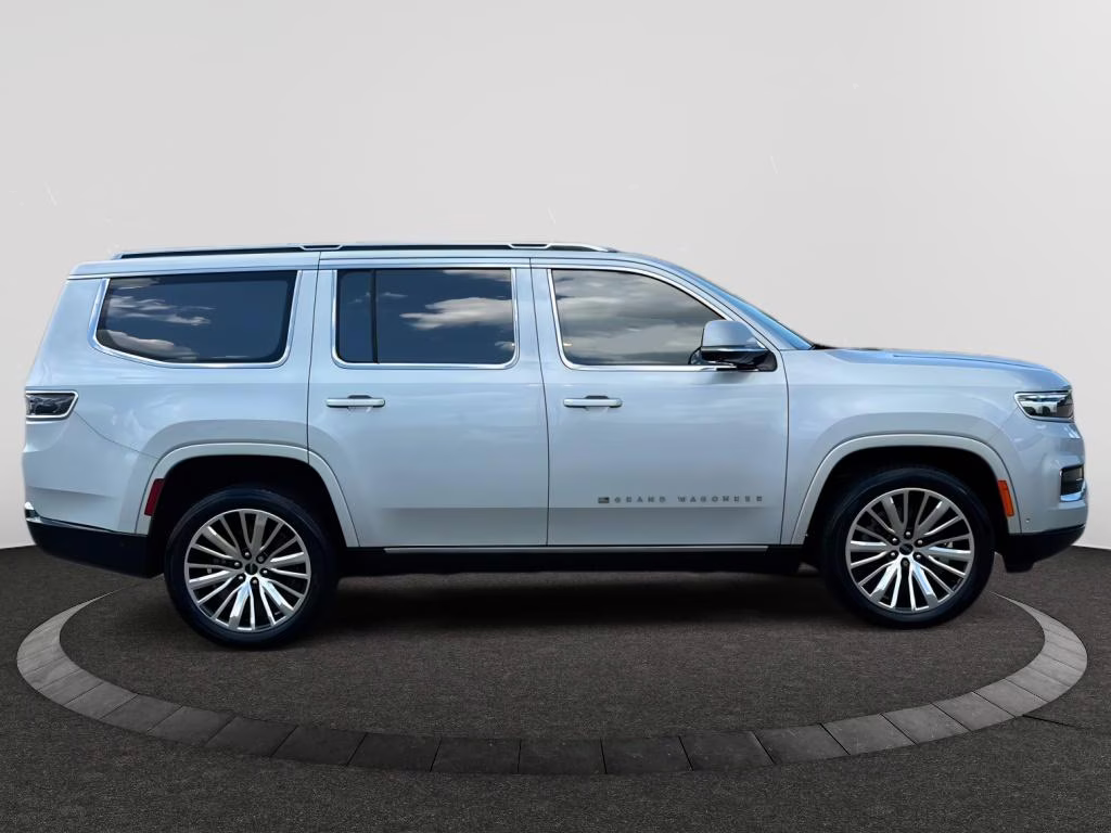 2022 Silver Zynith Jeep Grand Wagoneer Series III 4X4 SUV
