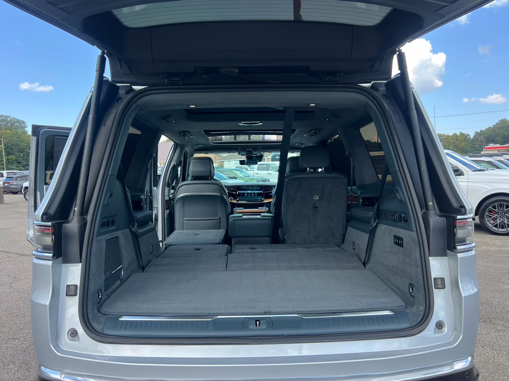 2022 Silver Zynith Jeep Grand Wagoneer Series III 4X4 SUV