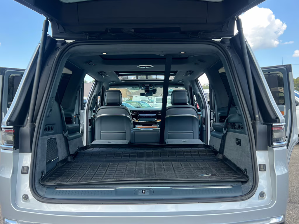 2022 Silver Zynith Jeep Grand Wagoneer Series III 4X4 SUV