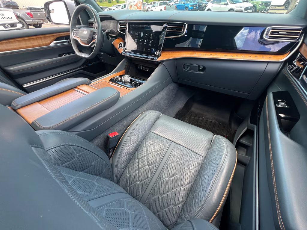 2022 Silver Zynith Jeep Grand Wagoneer Series III 4X4 SUV
