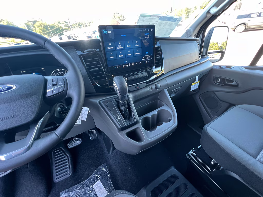 2025 Oxford White Ford Transit Wagon XLT RWD Crossover