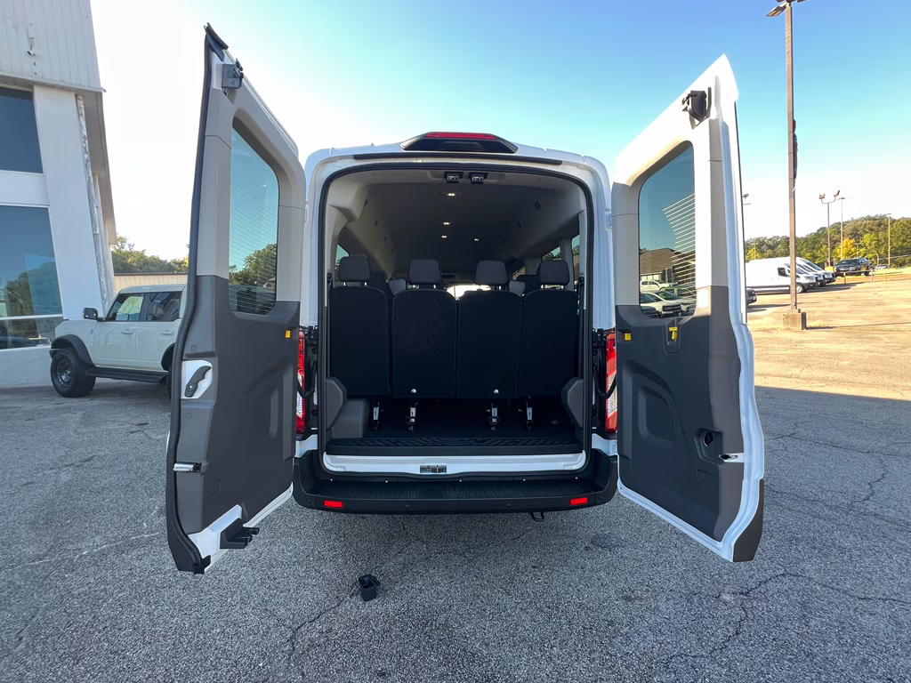 2025 Oxford White Ford Transit Wagon XLT RWD Crossover