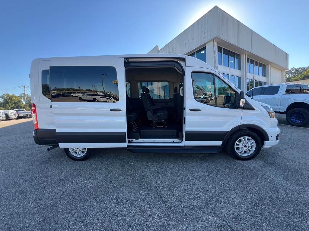 2025 Oxford White Ford Transit Wagon XLT RWD Crossover