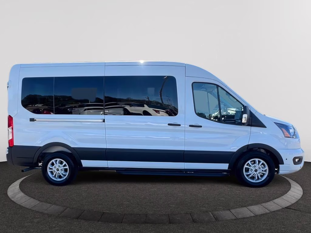 2025 Oxford White Ford Transit Wagon XLT RWD Crossover